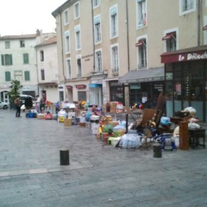 vide-grenier-belle-croix-poltron-minet