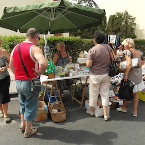 vide-grenier-douze-beaucaire